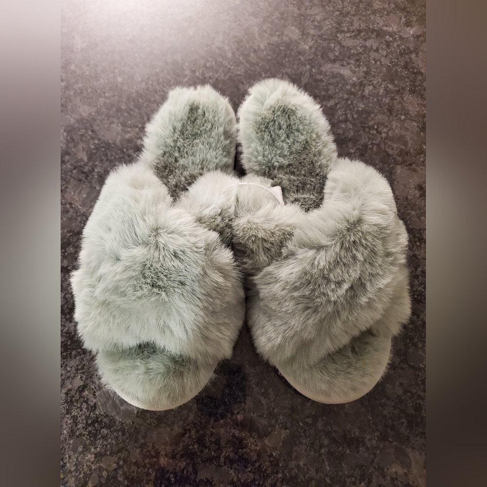 LC Lauren Conrad Women's Faux Fur Slippers Green Size XL(9-10)